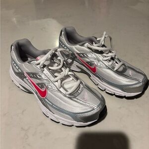 New Nike Initiator Gray and Pink Athletic Running Shoes Sneakers